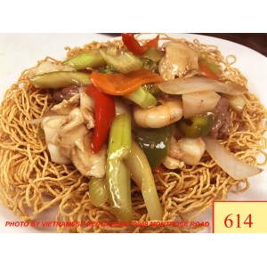 614. MÌ XÀO GIÒN THẬP CẨM - ASSORTED MEAT, SEAFOOD & VEGETABLES WITH CRISPY EGG NOODLE